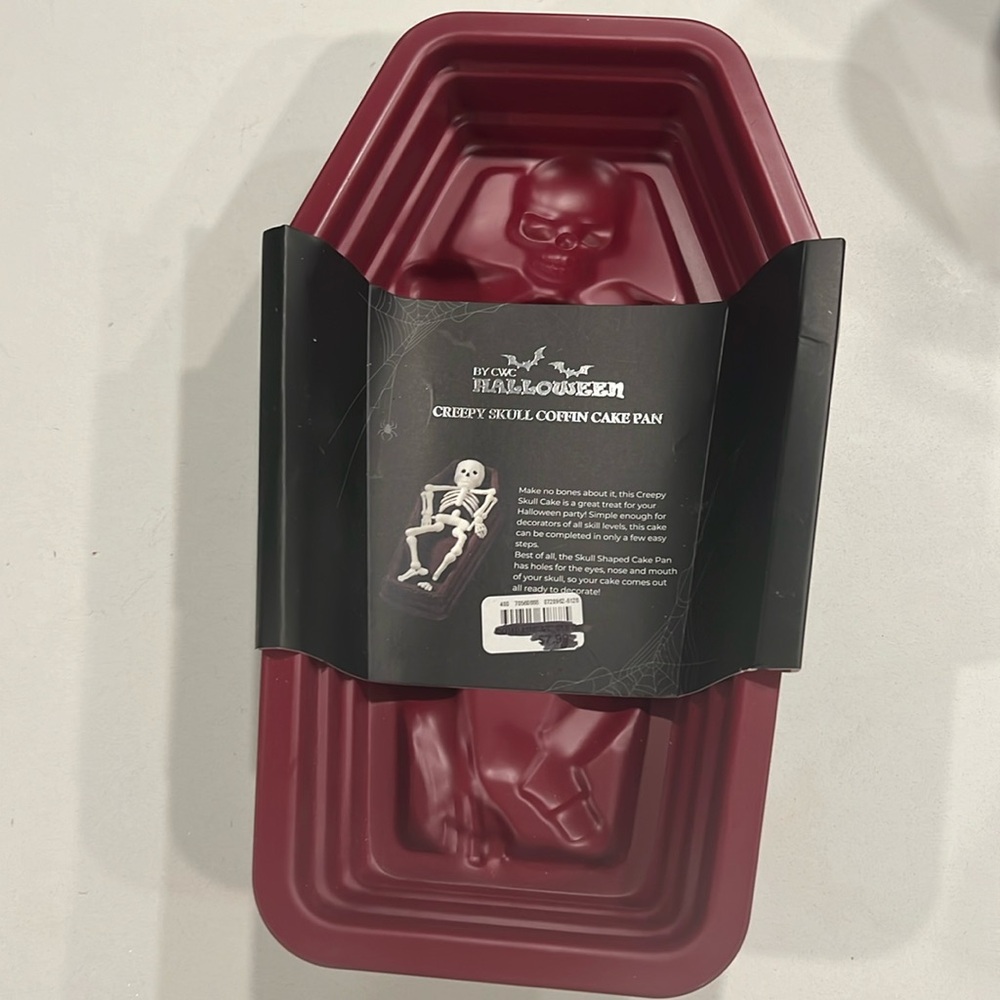 5/$15! Metal cake Halloween skeleton pain